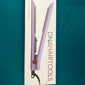 New Flat Iron 100% ceramic. DNAHAIRTOOLS